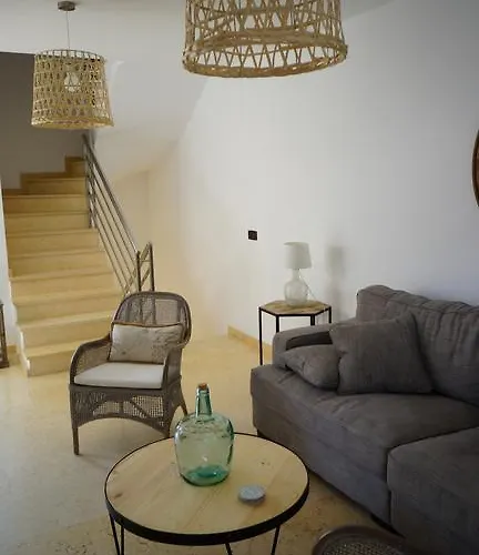 Villa Tinajas - No Noise *